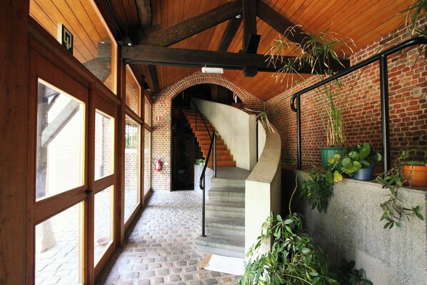 House | Reception - Mansion With Pool, Neblon (Ouffet)