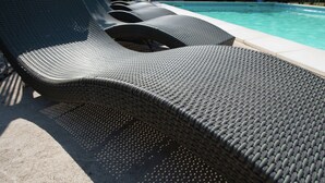 Exterior - Spacious Holiday Home in Malaucene France With Private Pool (Malaucene)