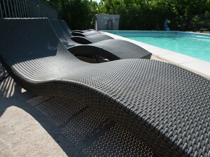 Exterior - Spacious Holiday Home in Malaucene France With Private Pool (Malaucene)