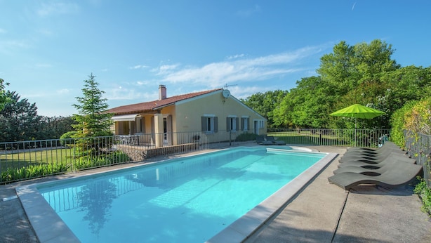 House | Pool | Outdoor pool - Spacious Holiday Home in Malaucene France With Private Pool (Malaucene)