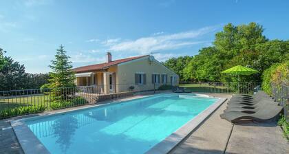 Spacious Holiday Home in Malaucene France With Private Pool