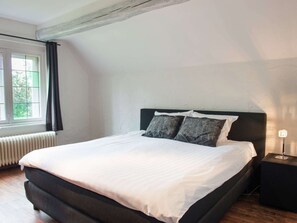 House | 5 bedrooms, individually furnished, bed sheets - Mansion in Spa Liege With Private Garden (Spa)