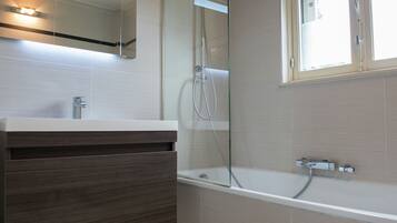 House | Bilik Mandi
