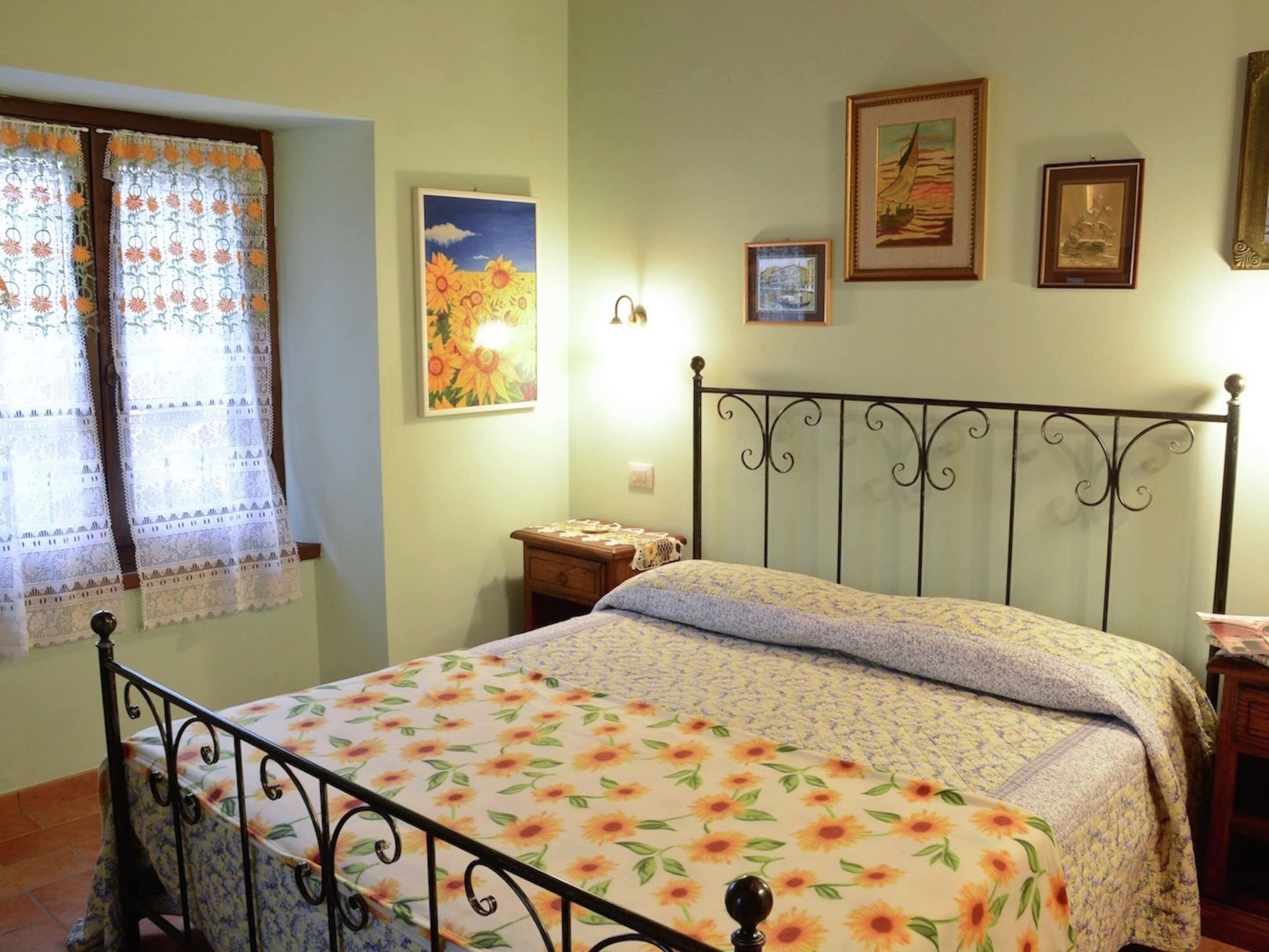 Cottage | 2 bedrooms, individually furnished, bed sheets