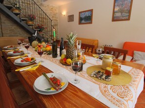 House | Dining - Mansion in Apecchio Near Lake and Pool (Apecchio)