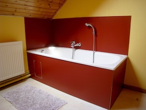 House | Bathroom | Bathtub
