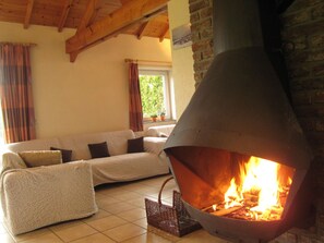 Ferienhaus | Wohnzimmer | Kamin, DVD-Player