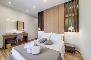 4 bedrooms, in-room safe, iron/ironing board, WiFi