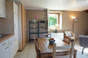 Cottage | Dining
