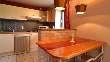 Cottage | Private kitchen | High chair