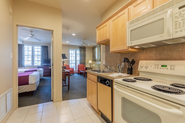 1 Bedroom Apartment, 2 Doubles | 2 bedrooms, free WiFi, bed sheets