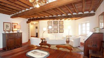 House | Living room | Ping pong