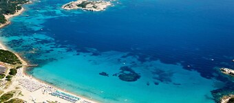 Belvilla by OYO Comfortable Apartment With Pool