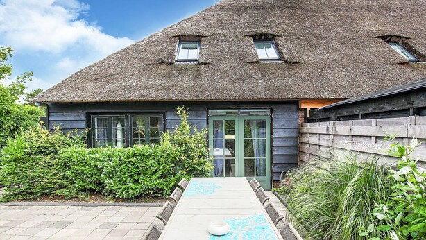 Exterior - Well Maintained Holiday Home in Old Dutch Haubarg Farmhouse near Egmond aan Zee (Egmond aan den Hoef)