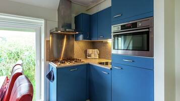 Oven, dishwasher, highchair