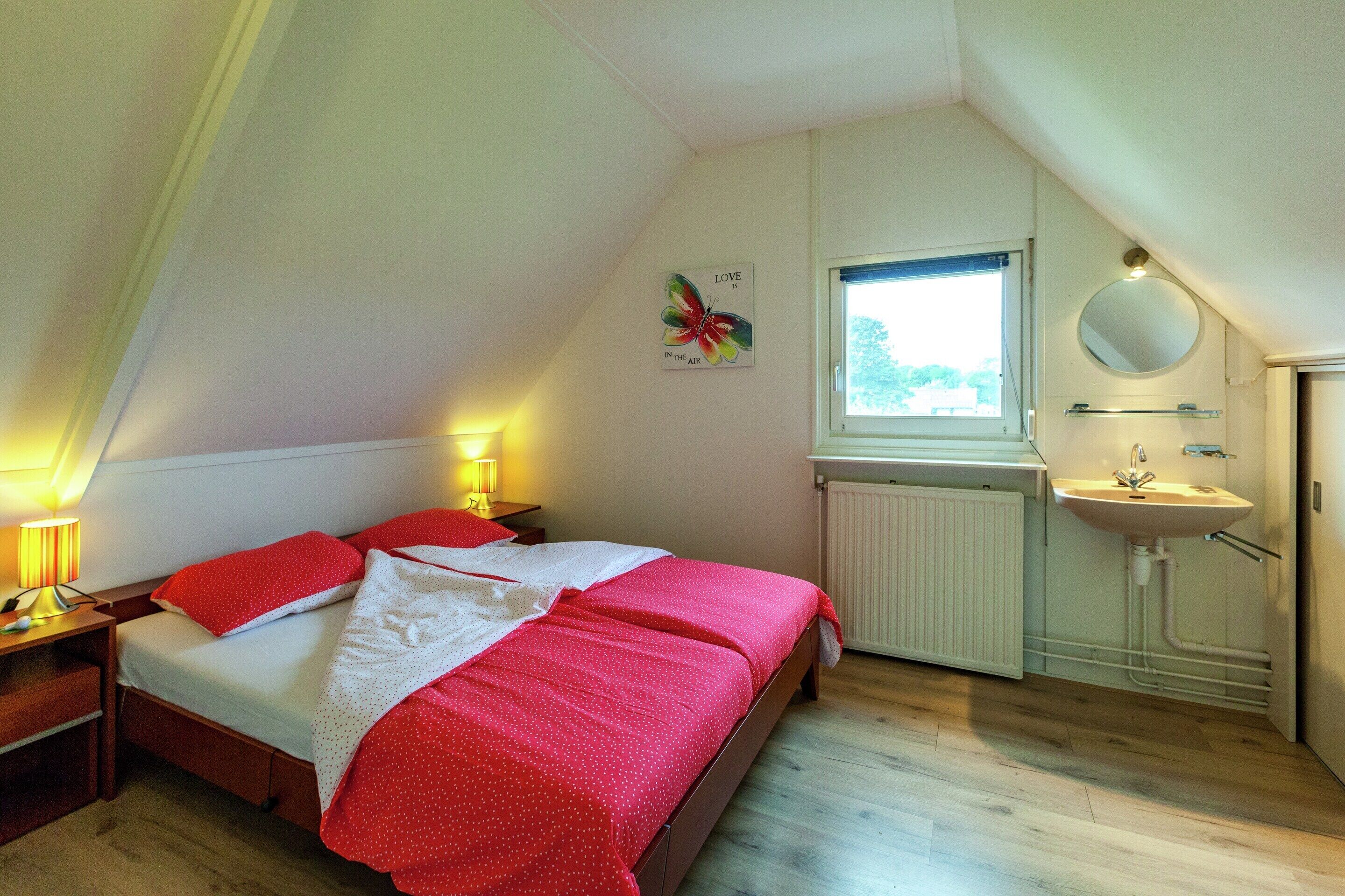 House | 3 bedrooms, individually furnished, bed sheets