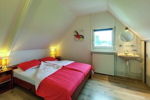 Nhà | 3 phòng ngủ, trang bị nội thất với thiết kế riêng biệt, bộ trải giường