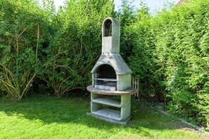 House | Property grounds - Peaceful Holiday Home (Anjum)