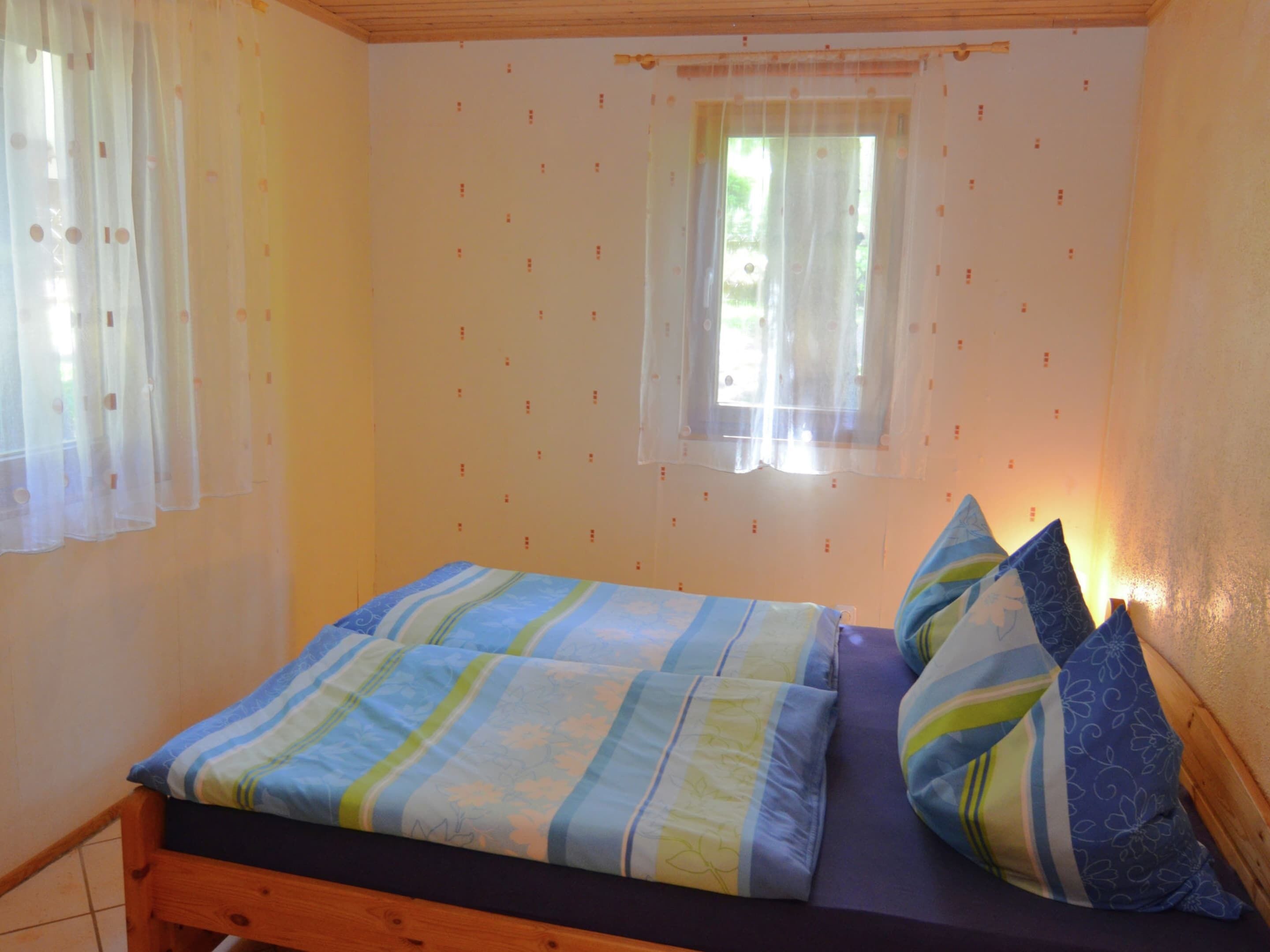 3 bedrooms, individually furnished, bed sheets