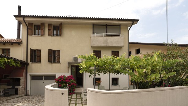 Unclassified image, 1 of 32, button - Simplistic Apartment in Miane by the Lake (Miane)