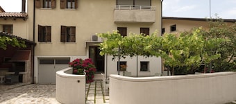 Simplistic Apartment in Miane by the Lake