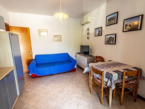 Living room - Cozy Holiday Home in Lido di Volano near Sea (Comacchio)