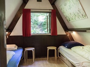 Chalet | 2 bedrooms, individually furnished, bed sheets