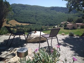 Apartment | Balcony - Belvilla by OYO Mora (Pennabilli)