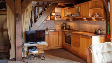 Rumah | Dapur pribadi | Kompor, mesin pencuci piring, dan kursi makan untuk bayi