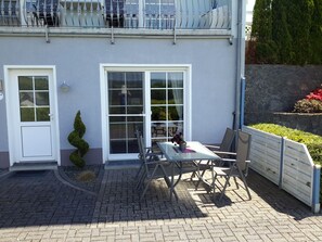 Apartment | Balcony - Blissful Apartment With Terrace, Barbecue, Garden Furniture (Morbach)