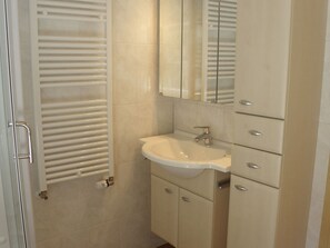 House | Bathroom | Bathtub