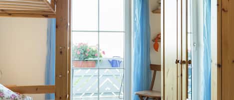 House | 2 bedrooms, individually furnished, bed sheets