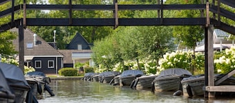 Modern Lodge in Centre of Giethoorn