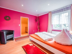 Casa | 4 quartos, individualmente mobiliados