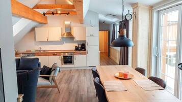 Căn hộ | Phòng khách | TV