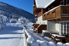 Apartment | Exterior - Modern Apartment Right Next to the ski Lift (Sankt Margarethen im Lungau)
