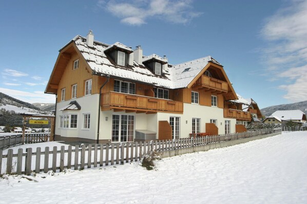 Apartment | Exterior - Modern Apartment Right Next to the ski Lift (Sankt Margarethen im Lungau)