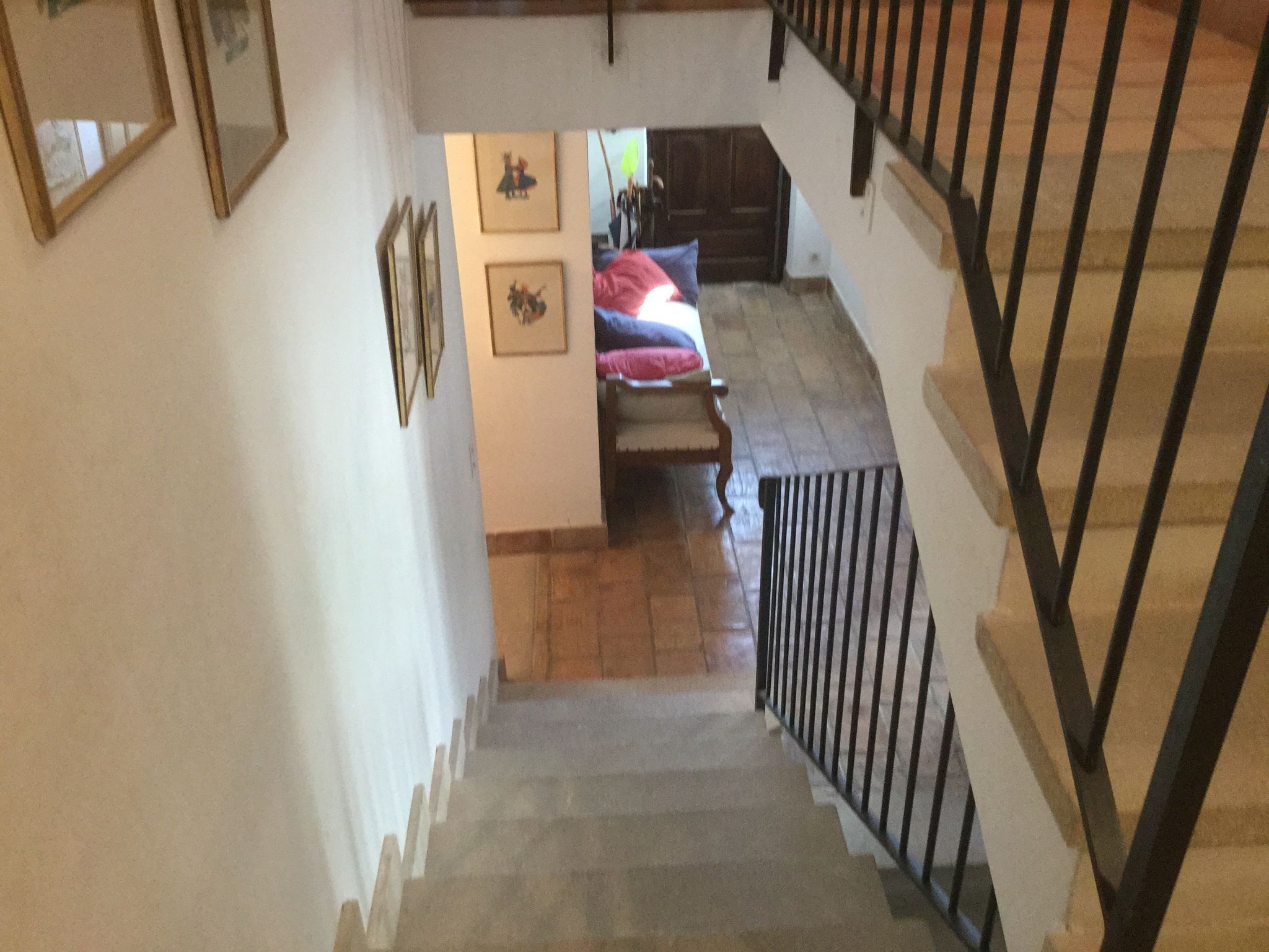 7 bedrooms, bed sheets