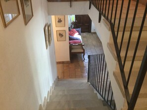 7 bedrooms, bed sheets - Modern Mansion in Gordes With Swimming Pool (Gordes)