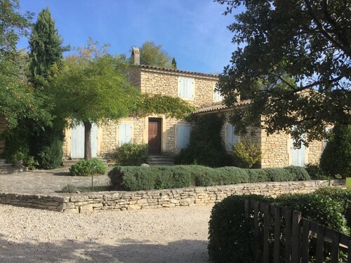 Modern Mansion in Gordes With Swimming Pool