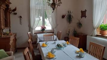 Apartment | Dining