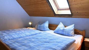2 bedrooms, individually furnished, bed sheets