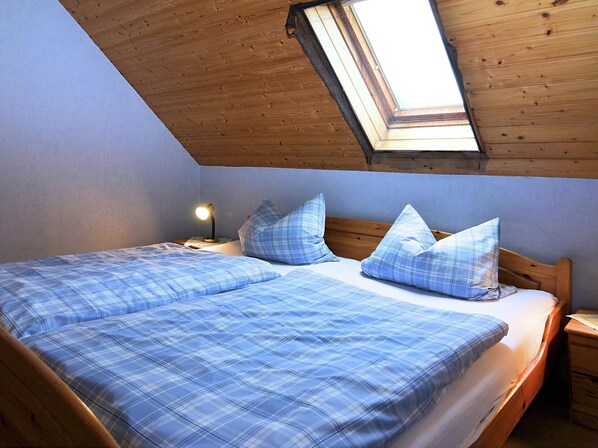2 bedrooms, individually furnished, bed sheets