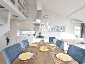Dining - Attractive Holiday Home with Wonderful Garden near Eastern Scheldt (Kattendijke)