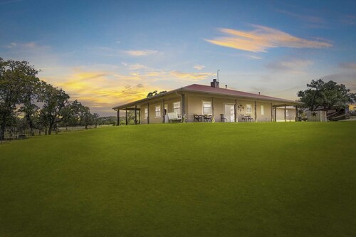 Omie's Ranch Haus in Fredericksburg