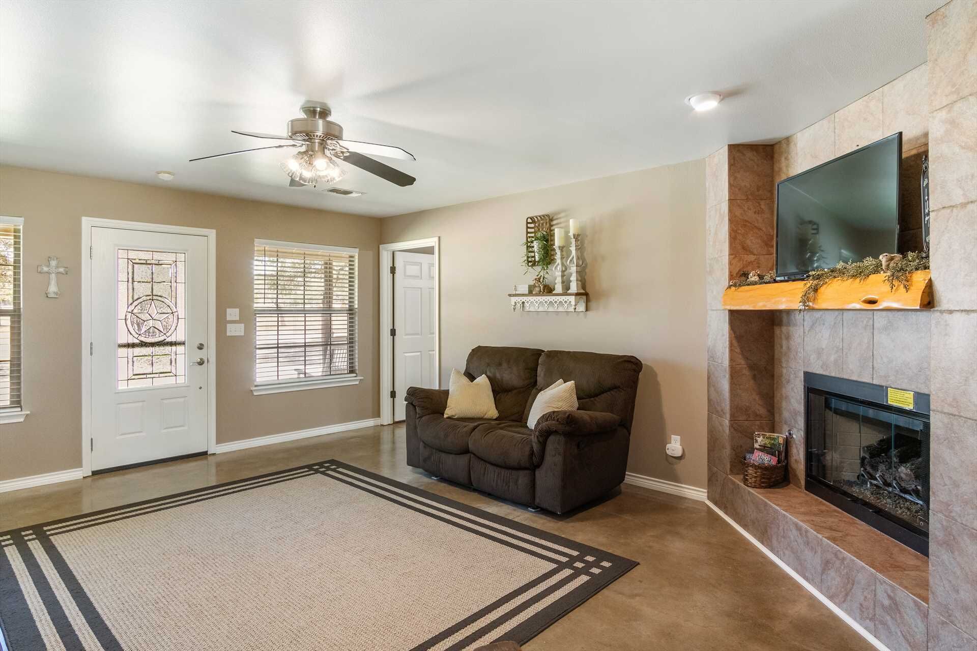 TV, fireplace, DVD player