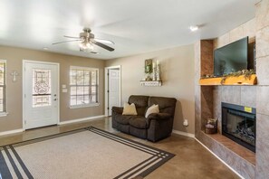 TV, peis og DVD-spiller