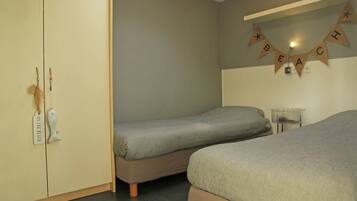 House | 1 bedroom, individually furnished, bed sheets