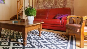 Cottage | Living room - Comfortable Cottage in Champsac Near Forest (Champsac)