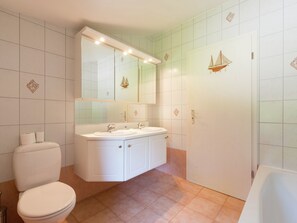 Cottage | Bathroom - Rustic Cottage in Jevigne (Lierneux)